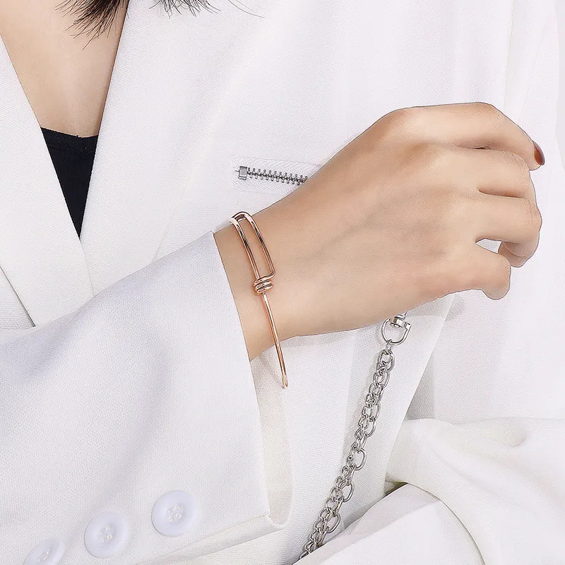 Factory Wholesale Adjustable Steel Wire Coil Bracelets Multi-Color Adjustable Stainless Steel Bangles for Women