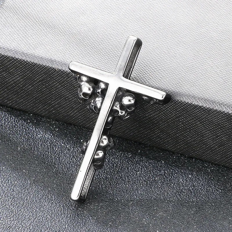 Creative Breathing Whistle Can Blow and Decompress Pendant, Exaggerated Blackening Ghost Head Cross Stainless Steel Men's Pendant