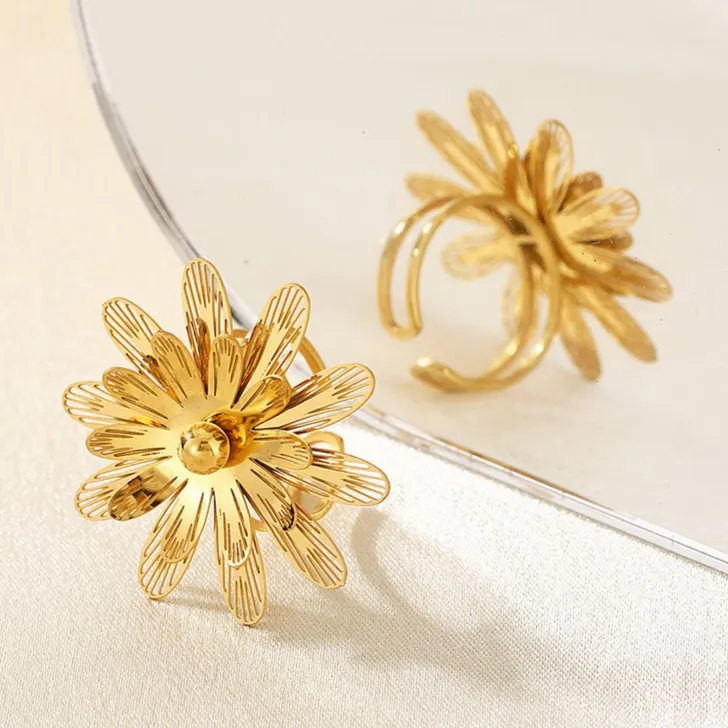 Premium Multi-Layer Court Ring in Gold with Diamonds