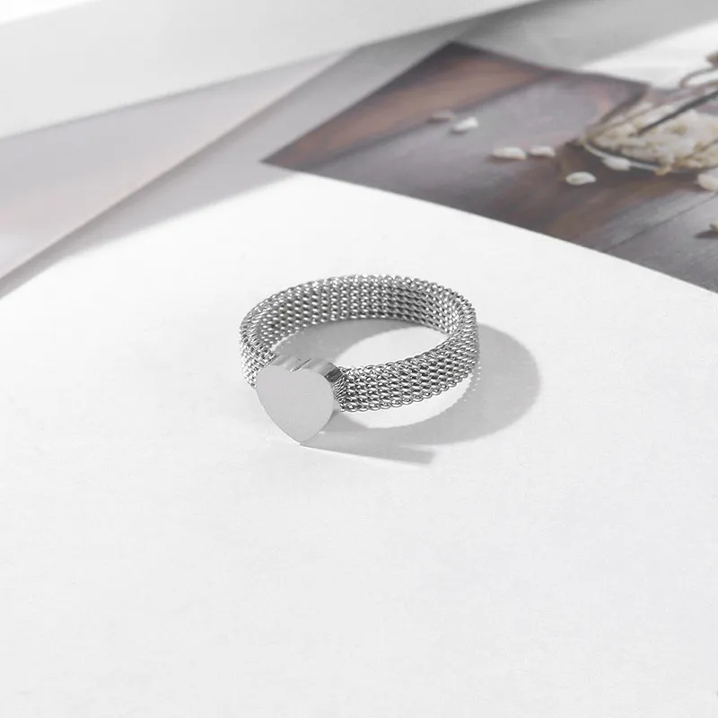 Korean Fashion Stainless Steel Strap Ring Design with Heart Inlaid Shell Ring