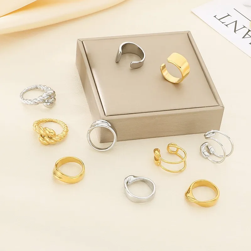 Creative Distressed Brooch with Openning Exquisite Wide-Format Laser-Etched Stainless Steel Ring