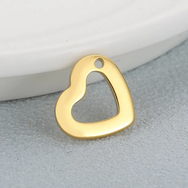 Stainless Steel Hollow Heart-Shaped Pendant Necklace DIY Jewelry Accessories