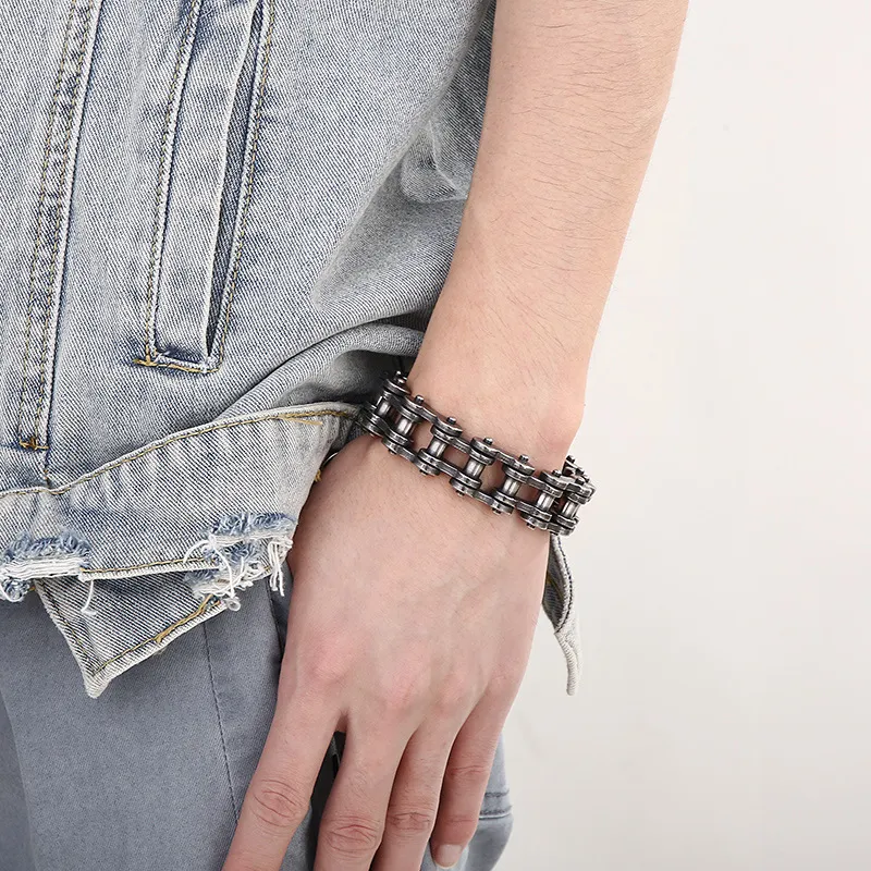18mm European and American Men's Motorcycle Chain, Hip-Hop and Rock Style, Personalized Stainless Steel Men's Bicycle Chain Bracelet