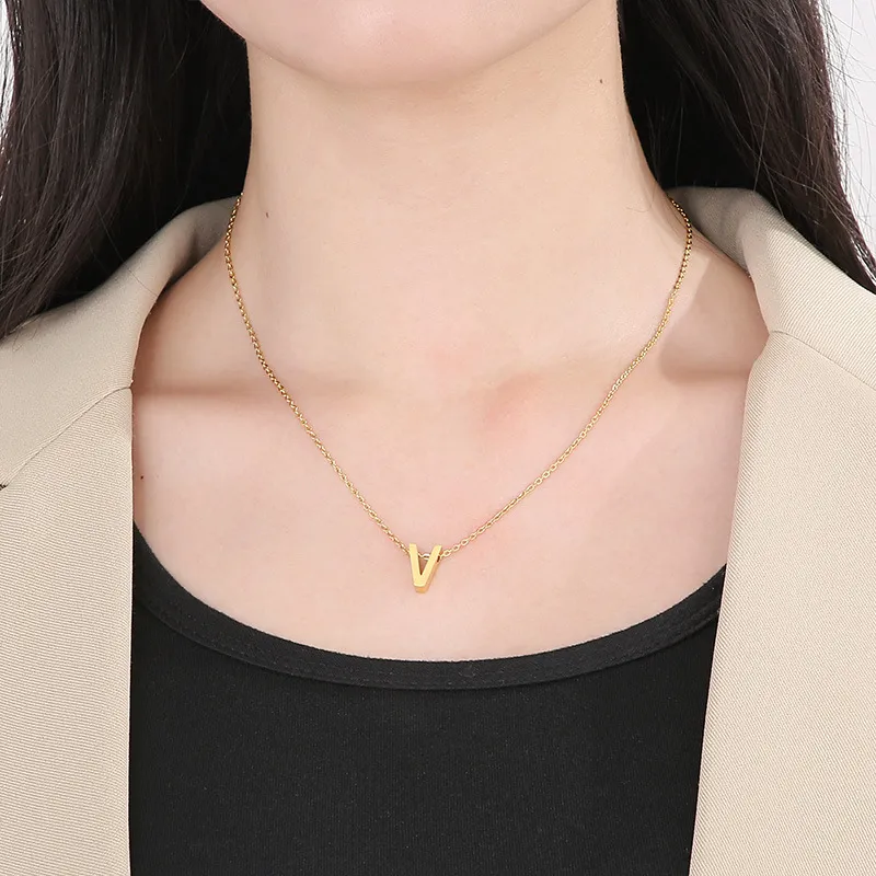 26 English Letters Short Collarbone Chain Wholesale European American Fashion Stainless Steel Pierced Letter Pendant Necklace