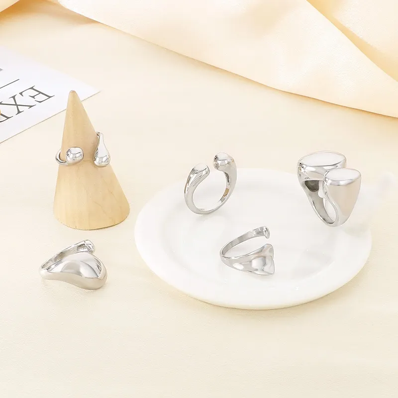 Smooth Geometric Irregular Opening Ring Electroplated with 18K Gold Stainless Steel Jewelry