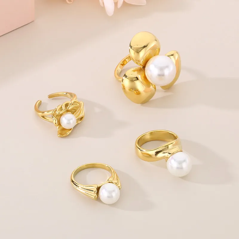 Personalized Light Luxury Petal Ring Geometric 18K Gold-Plated Stainless Steel Ring Wholesale