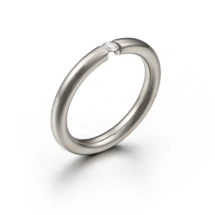 Modern Fashion Couple Round Rings in Stainless Steel with Zircon Crystals
