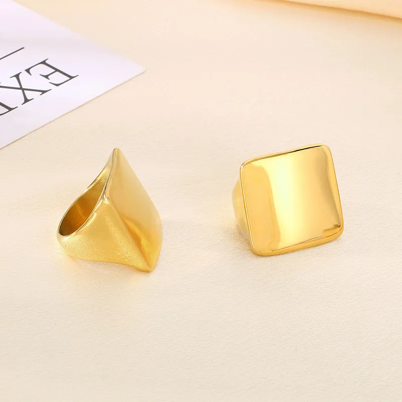 Sandblasted Surface with Laser-Engravable Logo Rings for Men and Women