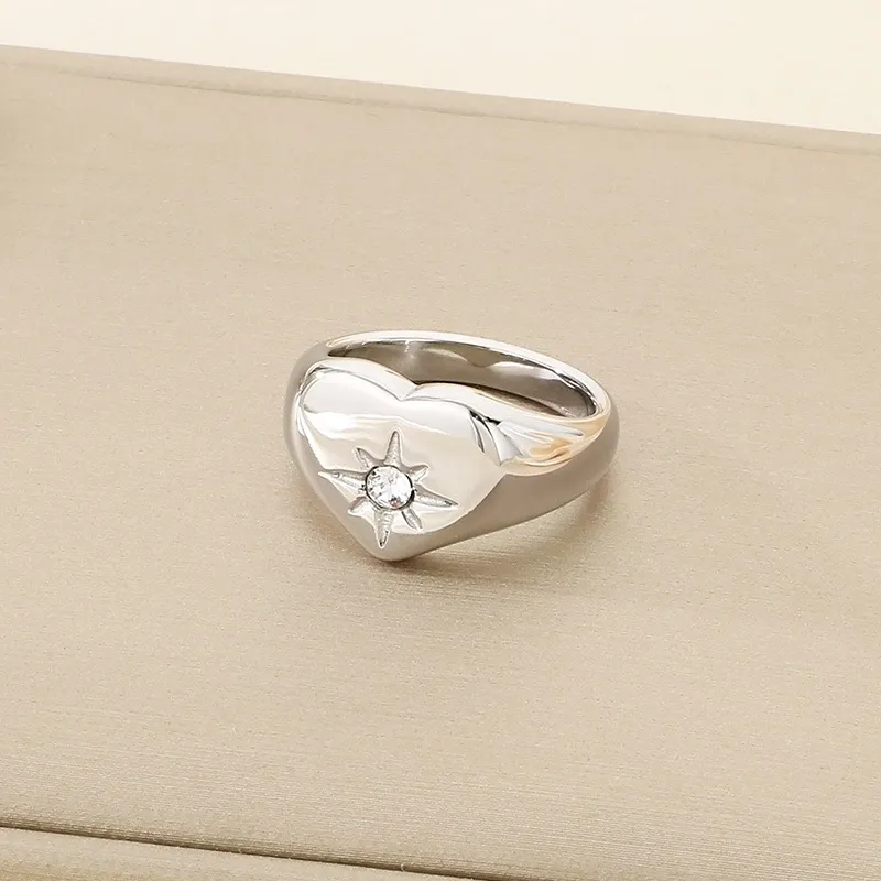 Simple Heart-Shaped Diamond-Encrusted Eight-Pointed Star Ring Multi-Color 18K Gold-Plated Stainless Steel Ring