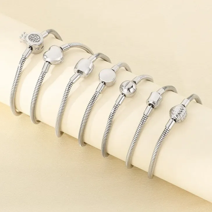 Light Luxury Circular Snake Chain Bracelet with Heart Charm