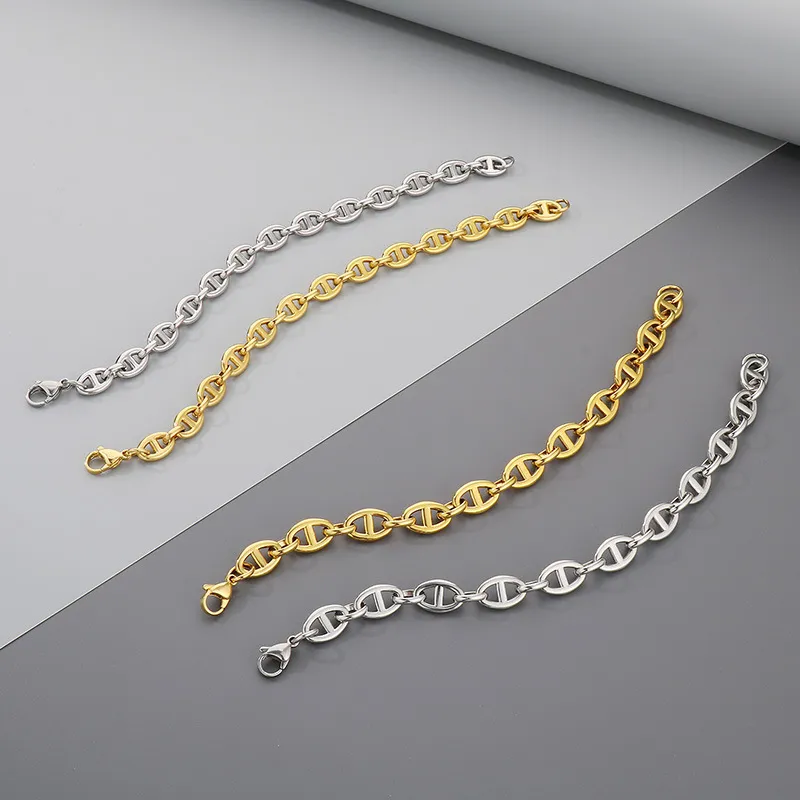 Trendy and Personalized Stainless Steel Oval Pig Nose Japanese Chain Unisex Bracelet