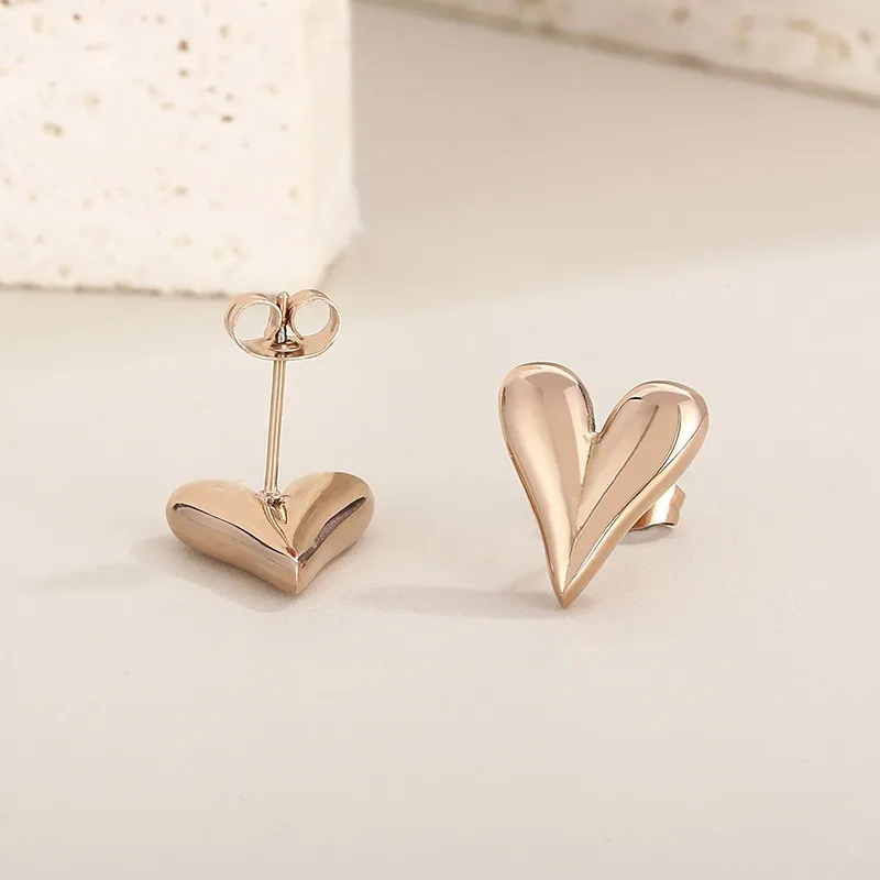 Fashionable Metal Earrings 18K Gold-Plated Stainless Steel Heart-Shaped Earrings for Women