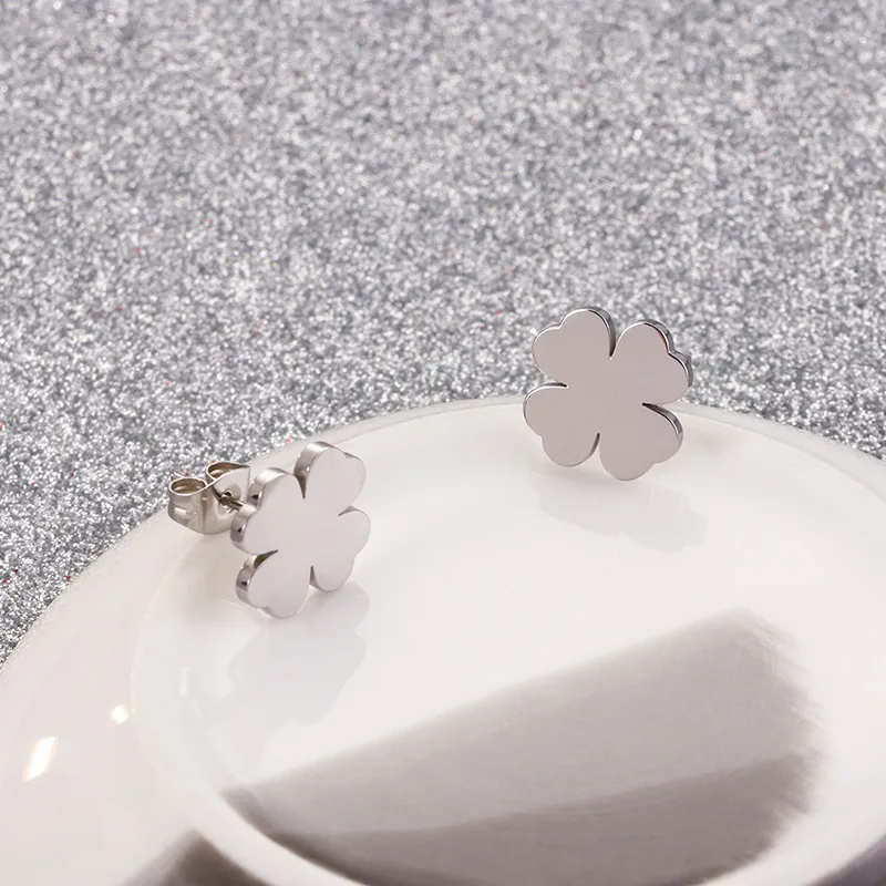 Japanese Korean Fashion Four-Leaf Clover Stainless Steel Studs Earrings 18K Gold-Plated Earrings
