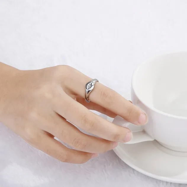 Chic Eight-Pointed Star Ring for Stylish Women's Accessories
