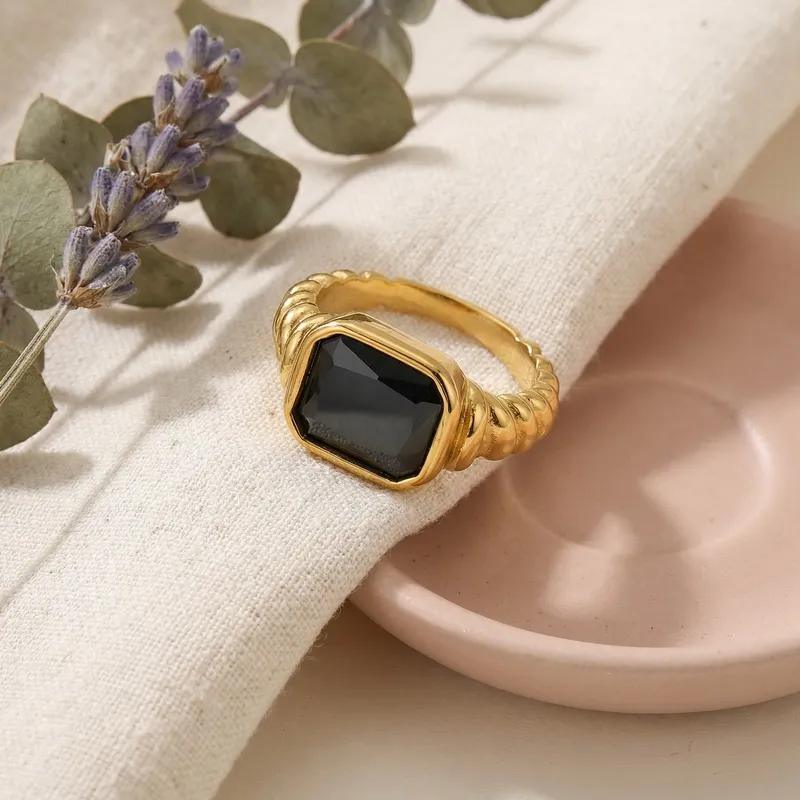 Personalized Twisted Cable Pattern Ring Multi-Color Rectangular Glass Inlaid Stainless Steel Ring Wholesale
