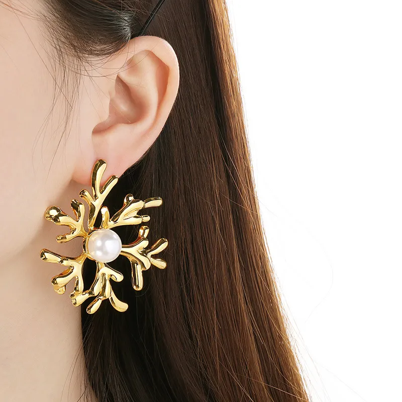Vintage-Inspired Pearl-Embellished Geometric Flower Earrings in 18K Gold