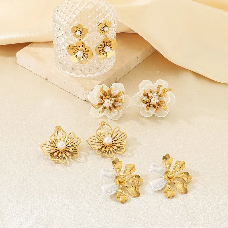 Vintage-Inspired Pearl-Embellished Geometric Flower Earrings in 18K Gold