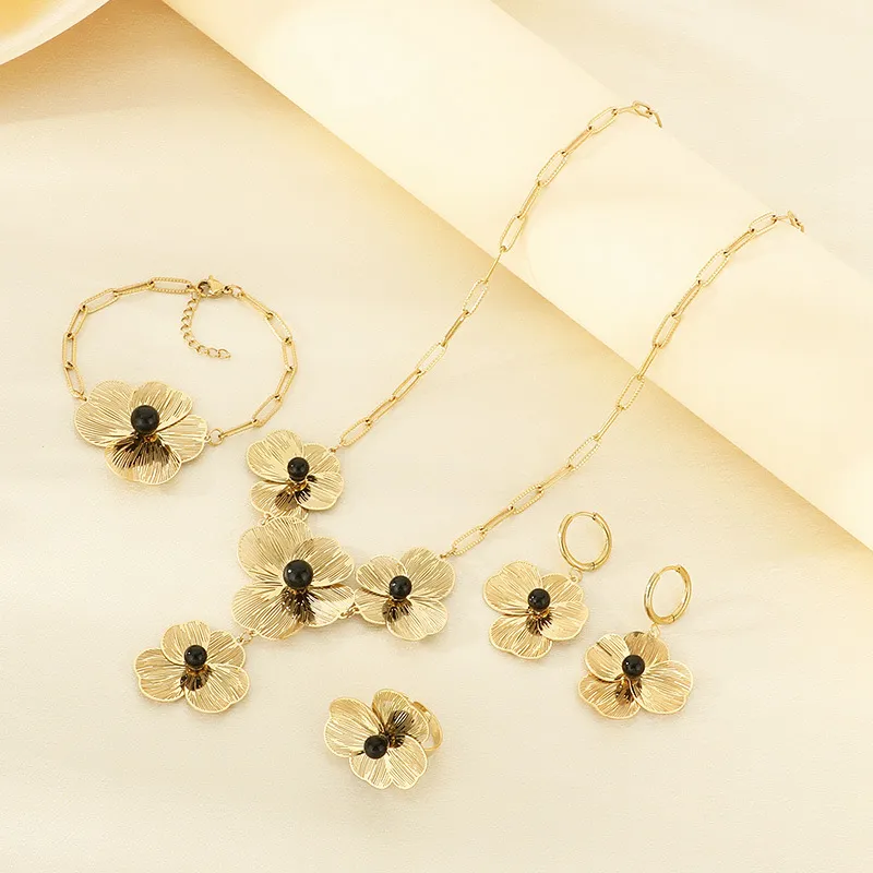 Retro Hollow Floral Core Flower Jewelry Set Tassel Stainless Steel 4-Piece Jewelry Set