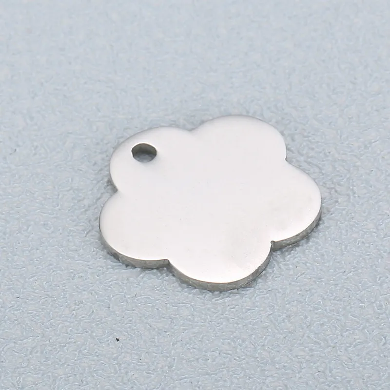 Stainless Steel Flower Shaped Pendant Can Be Used for DIY Jewelry Making Accessories