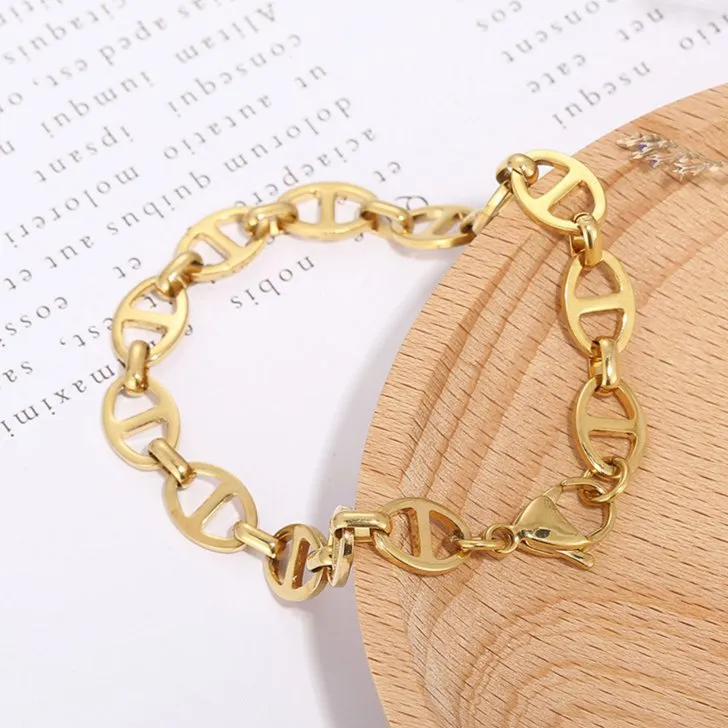 Stylish 18K Gold Plated Chain Bracelet for Women in Stainless Steel