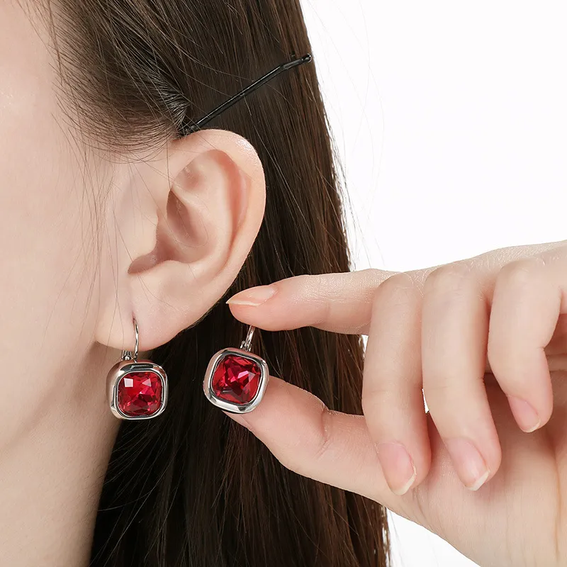 Vintage Black Square Zircon Stud Earrings Minimalist Light Luxury Stainless Steel Earrings Women