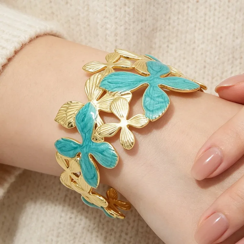 Exaggerated Women's Flower Style Stainless Steel Drip Oil Opening Bangle