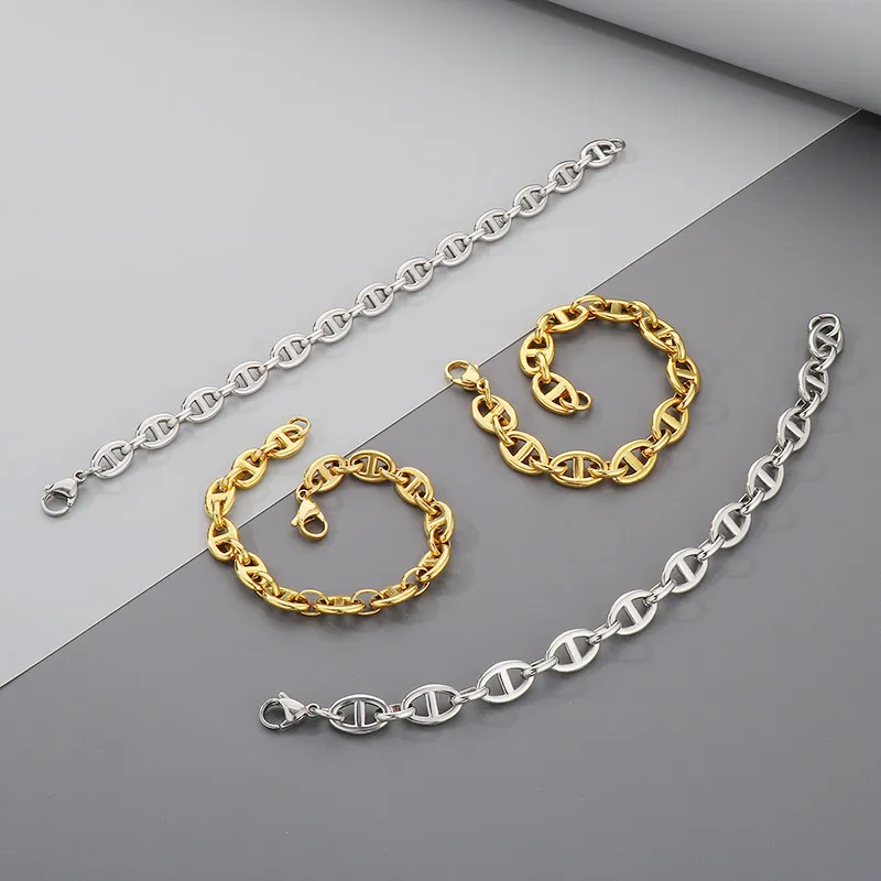 Trendy and Personalized Stainless Steel Oval Pig Nose Japanese Chain Unisex Bracelet