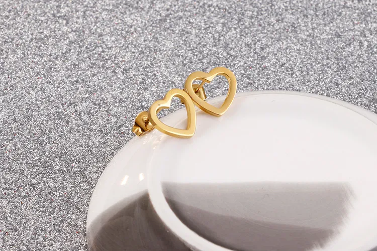 European American Fashion Minimalist Trendy Earrings Stainless Steel Hollow Heart Stud Earrings