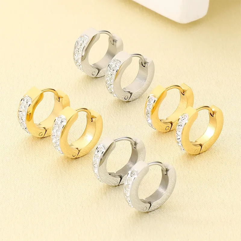 Stainless Steel Rhinestone Earrings Are Fashionable Jewelry Suitable for Daily Wear