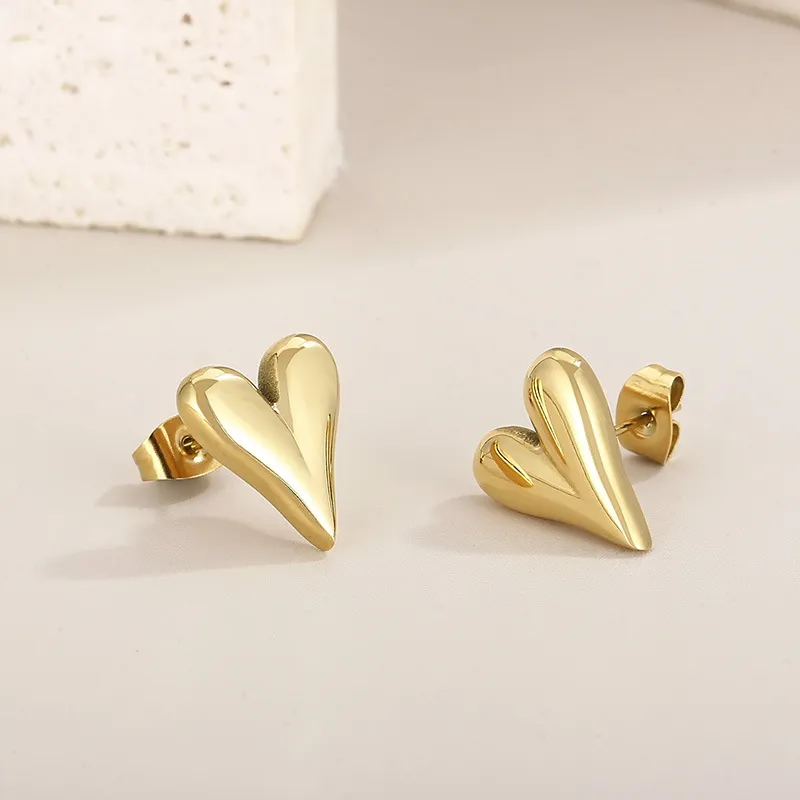 Fashionable Metal Earrings 18K Gold-Plated Stainless Steel Heart-Shaped Earrings for Women