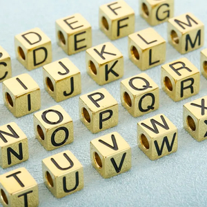 Manufacturer Fashion 26 English Letter Pendant Personalized Stainless Steel Square Bead DIY Bracelet Jewelry Accessories