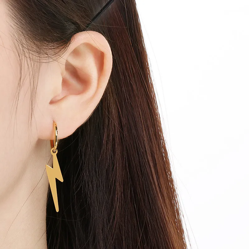 Fashionable Stainless Steel Three-Dimensional Photosensitive Surface Lightning Shaped Temperament Neutral Earring Jewelry