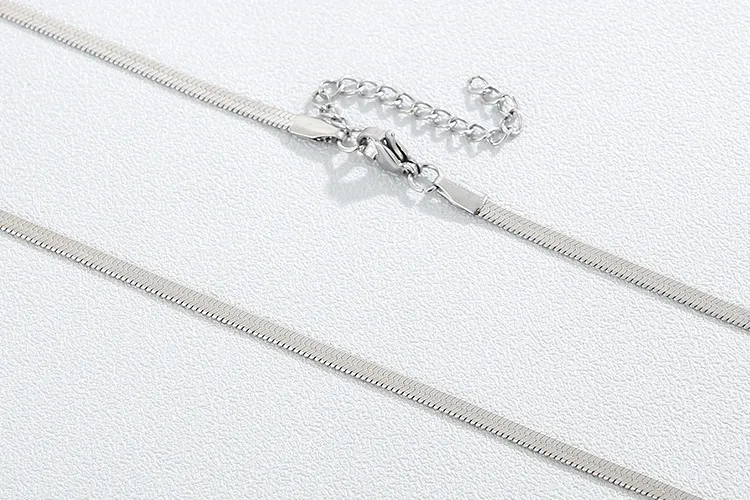European and American Creative Personalized Chain Bracelet Stainless Steel Cool Style Women's Short Blade Chain Necklace