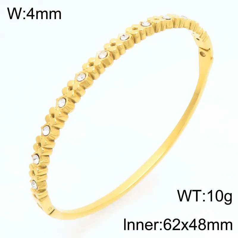 Stylish and Elegant Starry Heart-Shaped Stainless Steel Bangle Jewelry