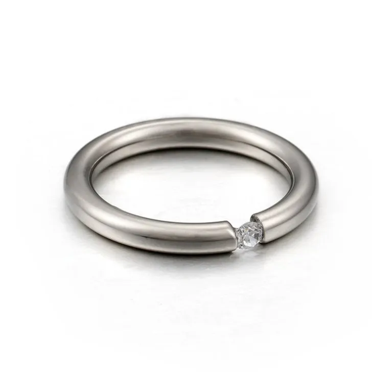 Modern Fashion Couple Round Rings in Stainless Steel with Zircon Crystals
