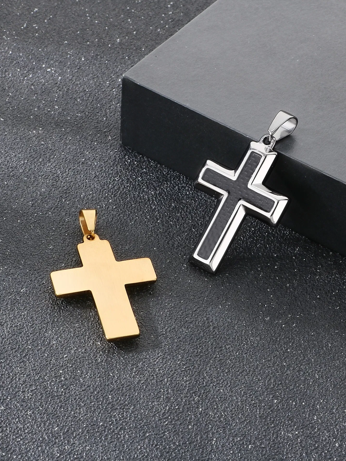 Trendy Jewelry Stainless Steel Creative Cross Pendant with Engravable Words and Chain Matching