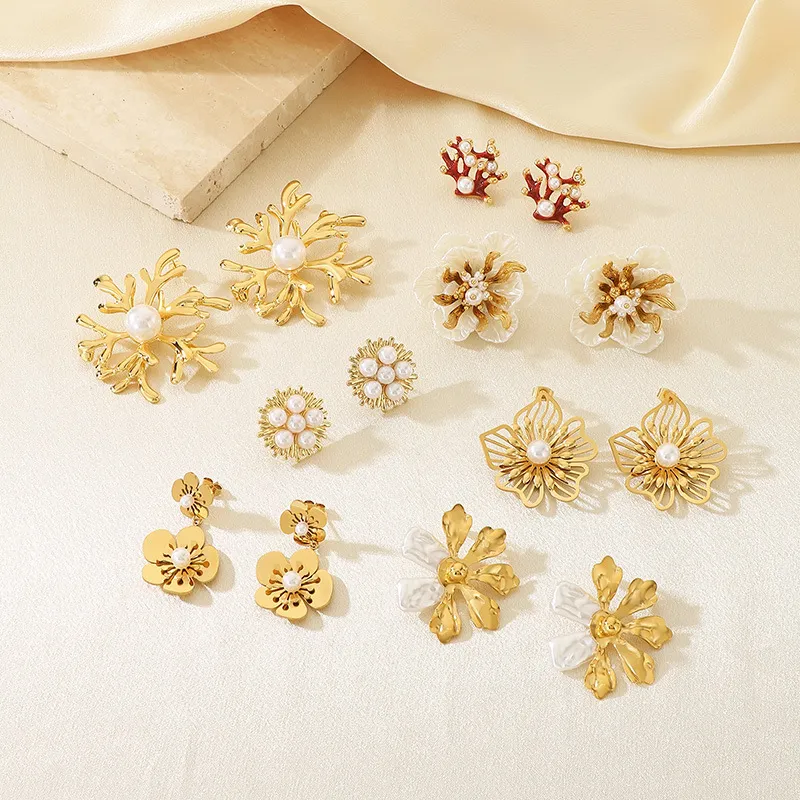 Vintage-Inspired Pearl-Embellished Geometric Flower Earrings in 18K Gold