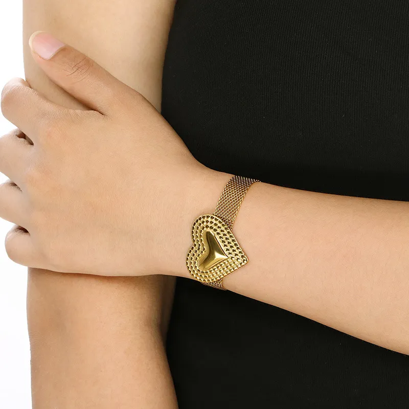 Fashion and High-End Stainless Steel Mesh Heart-Shaped Bracelet&Necklace Set Accessories Wholesale