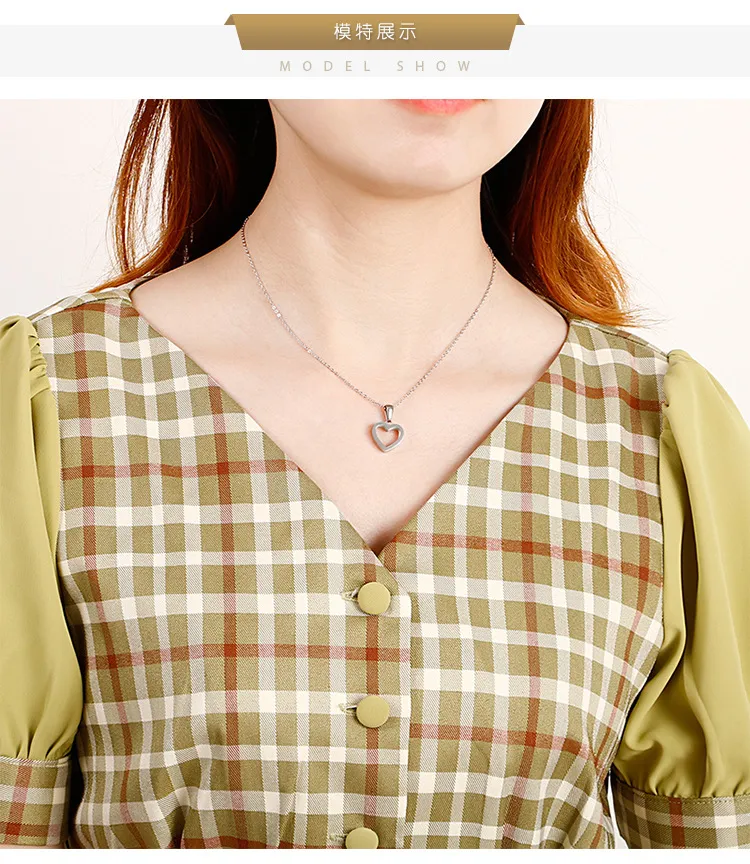 Fashion Stylish Necklace for Women Heart Shaped Steel Necklace