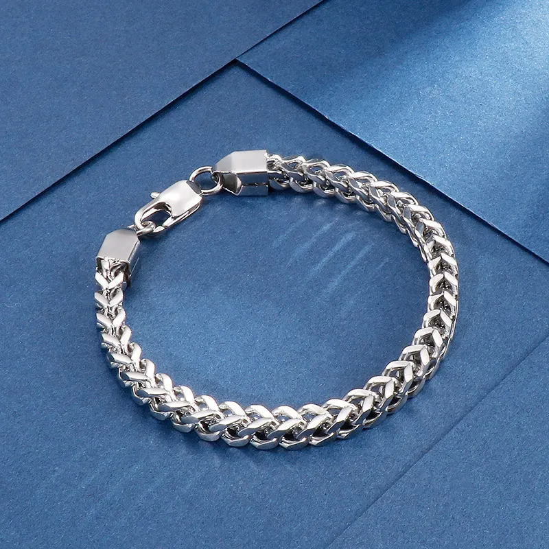 Japanese and Korean Fashionable and Minimalist Men's Skeleton Chain Necklace, Personalized and Versatile Stainless Steel Reversible Bracelet Set