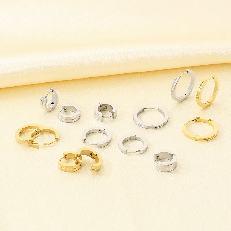 Classic Curved Small Hoop Huggie Earrings 18K Gold Plated Minimalist Stainless Steel Earrings