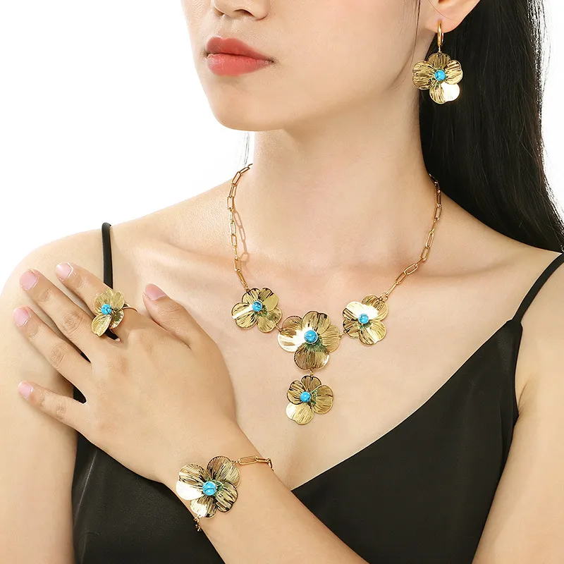 Retro Hollow Floral Core Flower Jewelry Set Tassel Stainless Steel 4-Piece Jewelry Set