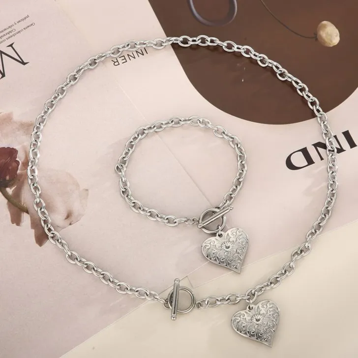 Hip-Hop Fashion Punk Style Stainless Steel Retro Heart-Shaped Pendant Ot Buckle Jewelry Women's Bracelet and Necklace Set