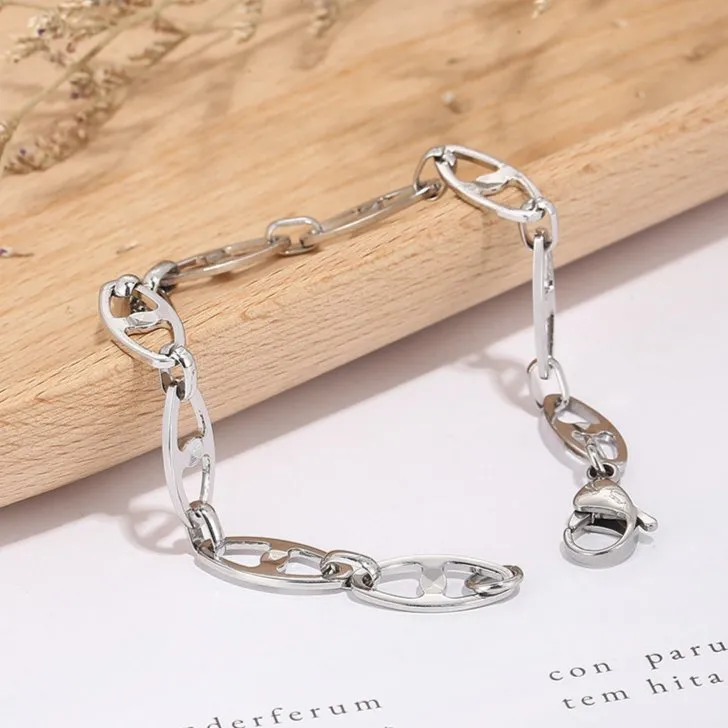 Stylish 18K Gold Plated Chain Bracelet for Women in Stainless Steel