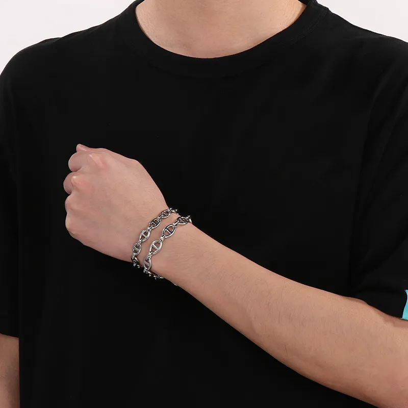 Trendy and Personalized Stainless Steel Oval Pig Nose Japanese Chain Unisex Bracelet