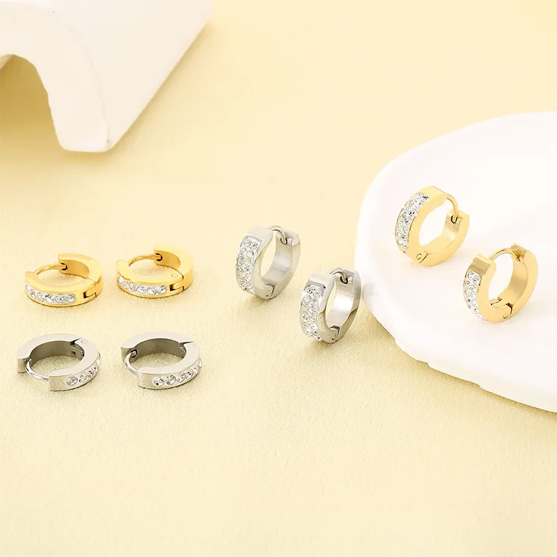Stainless Steel Rhinestone Earrings Are Fashionable Jewelry Suitable for Daily Wear