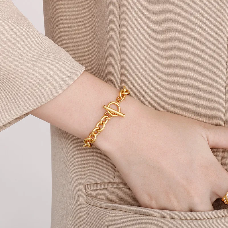 Unique Stainless Steel Ot Buckle Bracelets Chains for Fashionable Couples