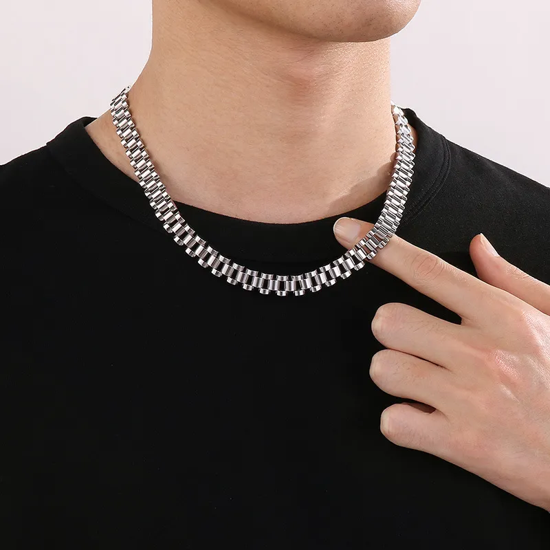 Stylish Stainless Steel Bracelet for Fashionable Men, Exuding European and American Charm, a Classic Style for Foreign Trade. Directly Sold From The Manufacture