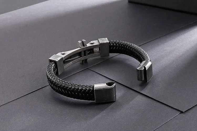 European and American Fashion Stainless Steel Creative Personalized Bullet Head Men's Leather Bracelet
